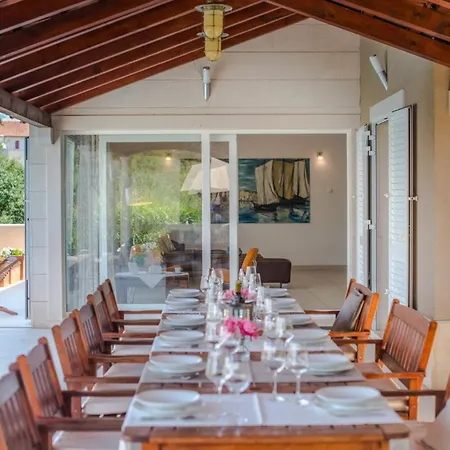Villa Luxury Seafront Mediterranean On Brac With Pool *