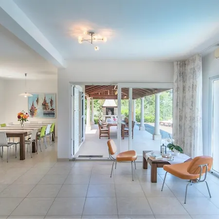 Villa Luxury Seafront Mediterranean On Brac With Pool *
