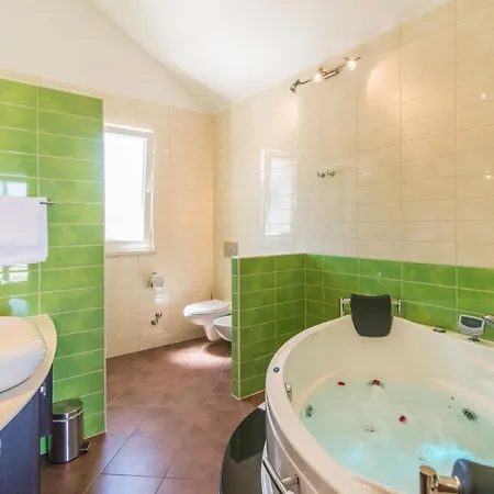 Luxury Seafront Mediterranean On Brac With Pool Mirce