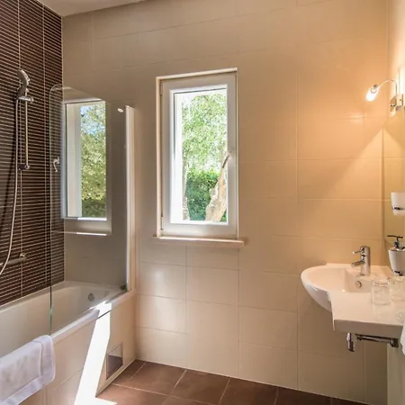Luxury Seafront Mediterranean On Brac With Pool * Mirce