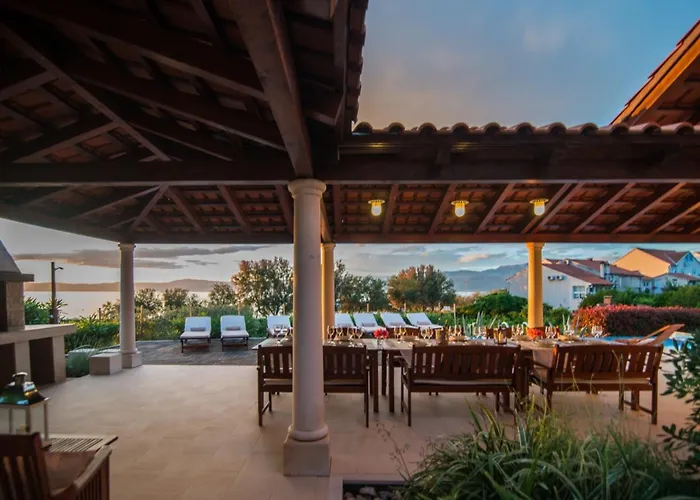 Luxury Seafront Mediterranean With Pool *
