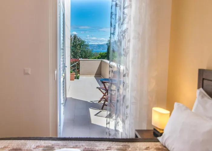 Luxury Seafront Mediterranean With Pool *