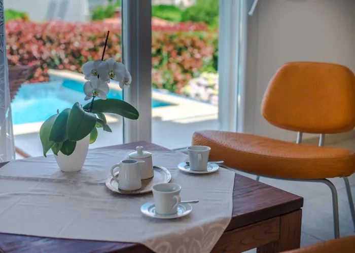 Luxury Seafront Mediterranean With Pool Mirce