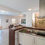 Luxury Seafront Mediterranean On Brac With Pool